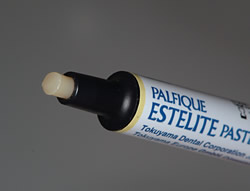 コンポジットレジン