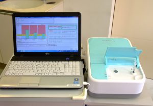 図1 舌清掃に使用する舌ブラシ